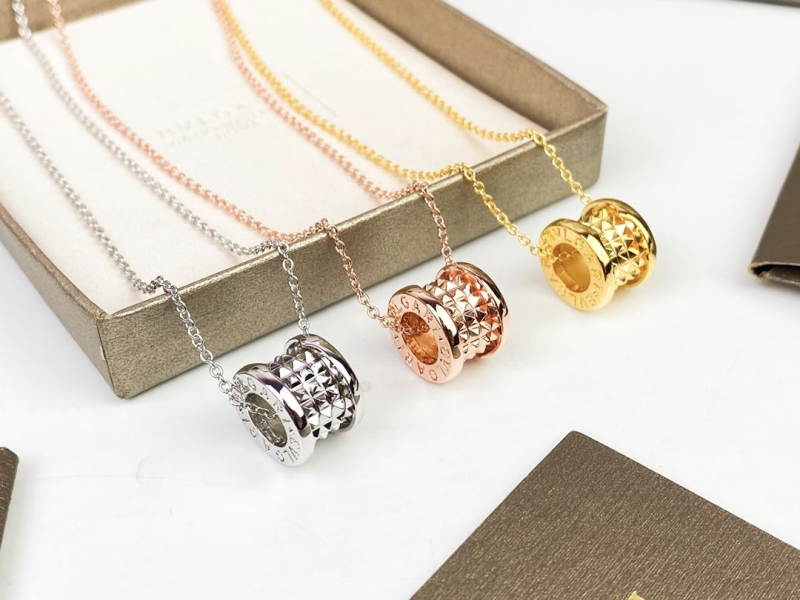 Bv1g*ai necklaces